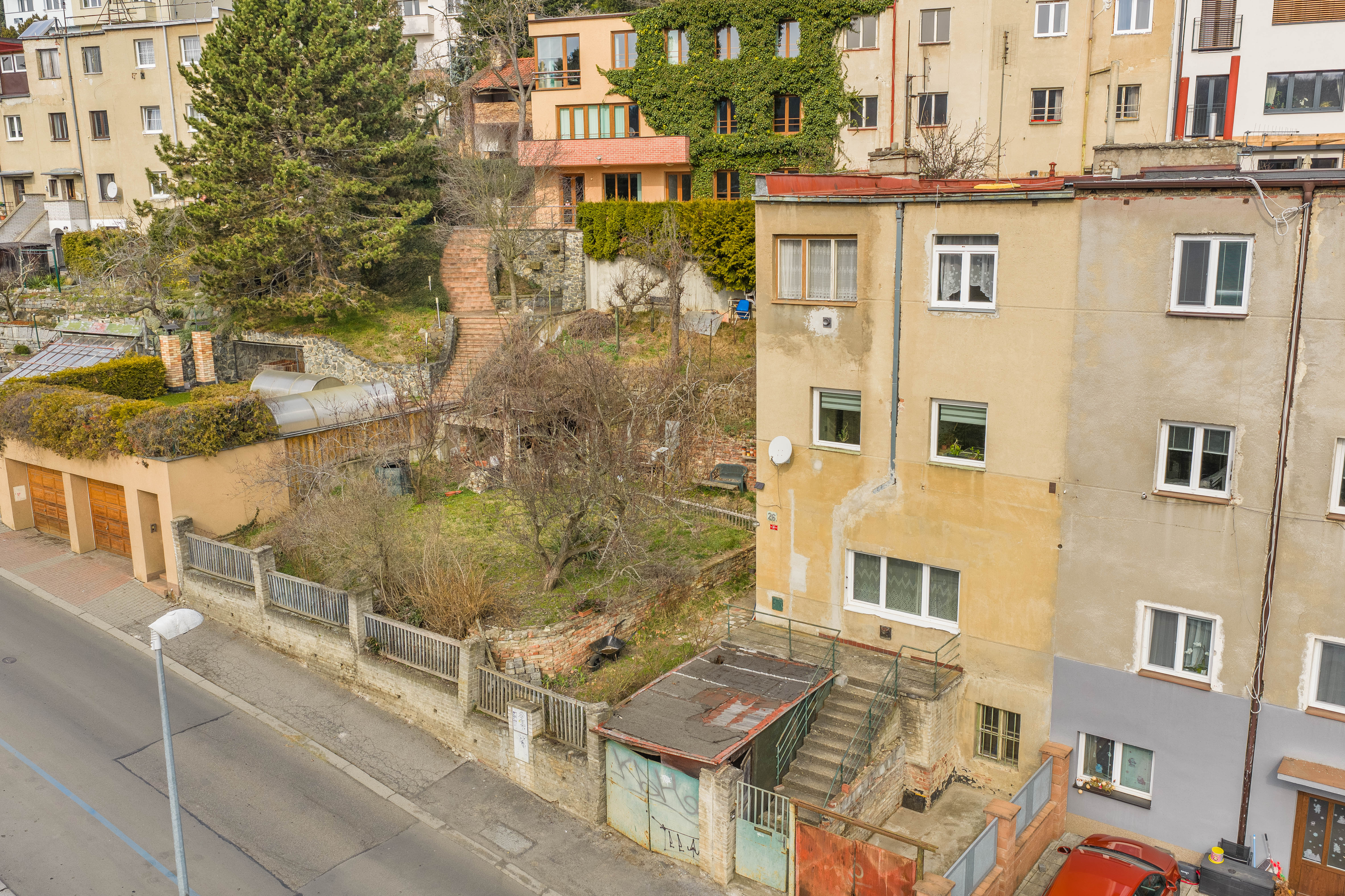 Drone — čelní pohled